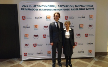 Valdovų rūmuose pagerbti tarptautinėse olimpiadose šiemet dalyvavę Lietuvos mokiniai ir jų mokytojai