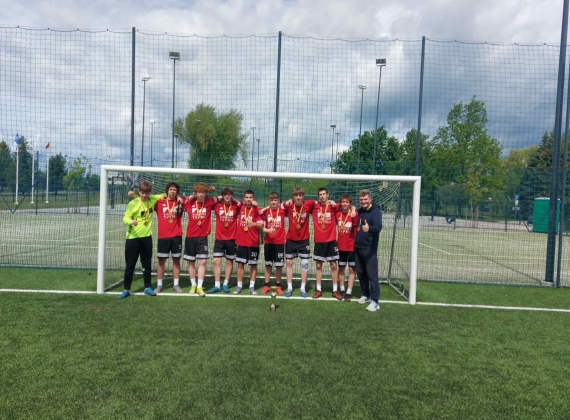 Lietuvos profesinių mokymų įstaigų finalinėse vaikinų 7×7 futbolo varžybose pirma vieta!1