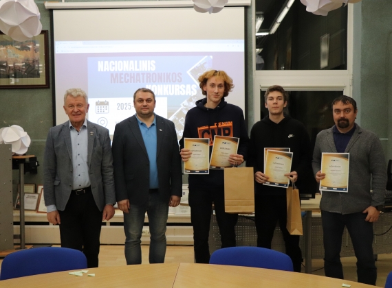 Nacionaliniame mechatronikos konkurse Visaginas TECH komanda laimėjo pirmą vietą!1