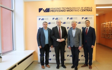 Centre lankėsi Švietimo, mokslo ir sporto ministras Gintautas Jakštas ir viceministras Ramūnas Skaudžius.