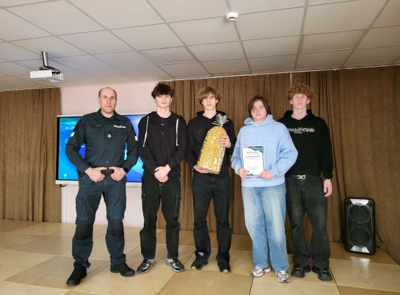 Konkurse „Aš ir Policija“ I etape antra ir trečia vietos!2