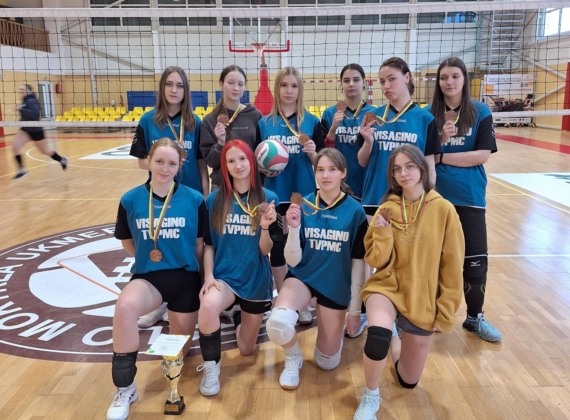 Lietuvos profesinių mokymo įstaigų merginų tinklinio finalinėse varžybose bronzos medalis! 3