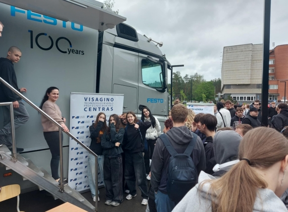 Infobusas su Festo įranga – inovacijos iš arti!3