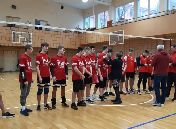 Vilniaus regiono profesinių mokymo įstaigų vaikinų tinklinio varžybose pirmoji vieta!3