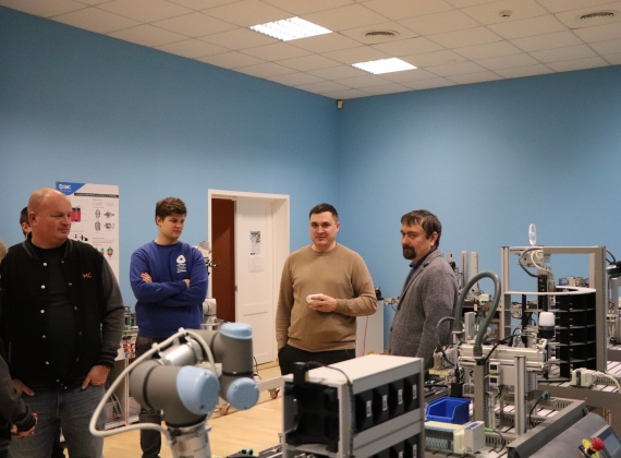 Nacionaliniame mechatronikos konkurse Visaginas TECH komanda laimėjo pirmą vietą!5