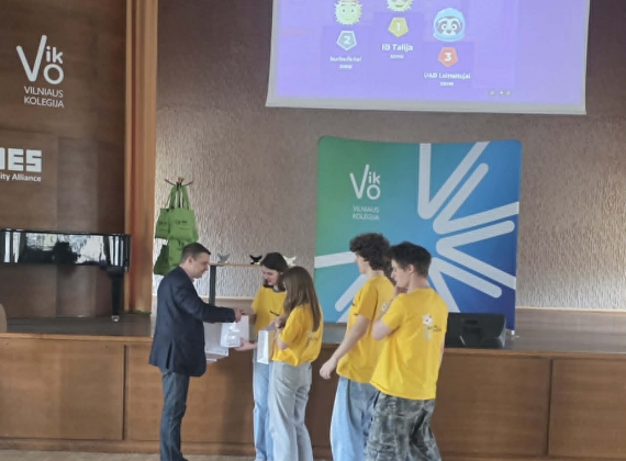 MŪSŲ CENTRO IMITACINĖ BENDROVĖ „SPINDULYS“ LAIMĖJO AUKSINĘ NOMINACIJĄ6