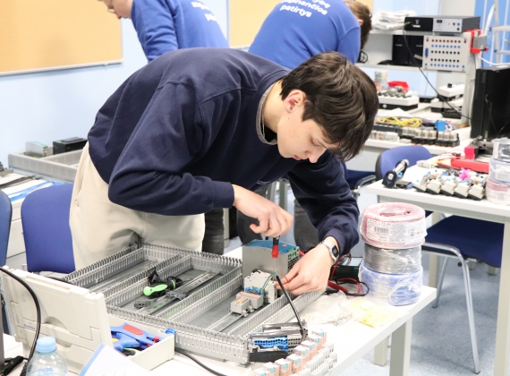 Nacionaliniame mechatronikos konkurse Visaginas TECH komanda laimėjo pirmą vietą!6