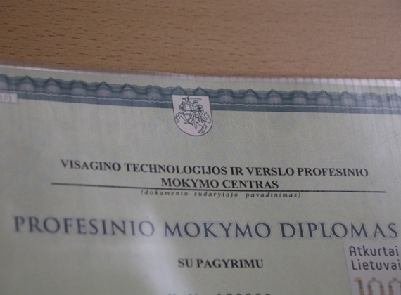 Įteikti profesinio mokymo diplomai įmonės „Intersurgical“ darbuotojams7