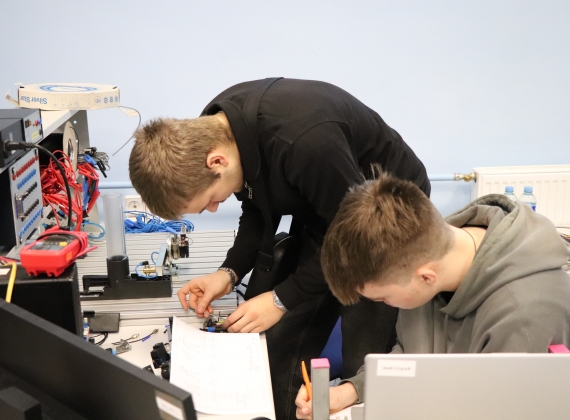 Nacionaliniame mechatronikos konkurse Visaginas TECH komanda laimėjo pirmą vietą!8