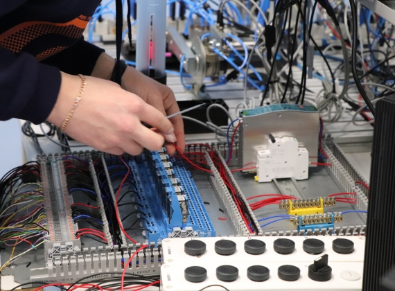 Nacionaliniame mechatronikos konkurse Visaginas TECH komanda laimėjo pirmą vietą!12