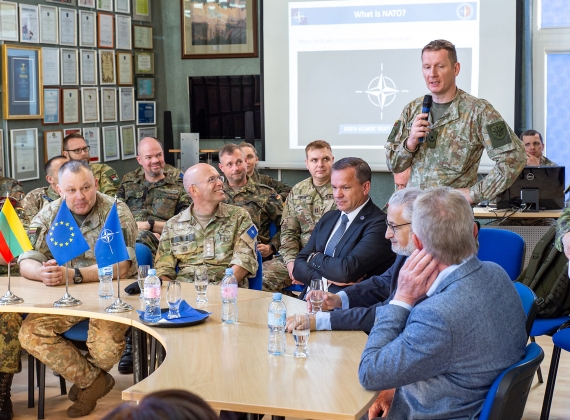 Mūsų centre lankėsi NATO pajėgų integracinio vieneto atstovai!14