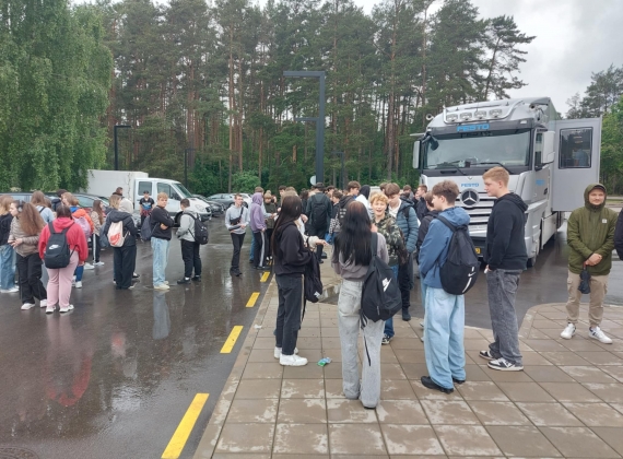 Infobusas su Festo įranga – inovacijos iš arti!17
