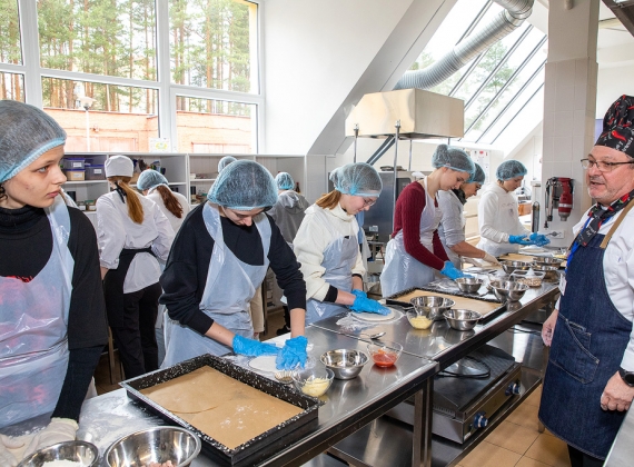 ATVIRŲ DURŲ DIENOS VISAGINO TECHNOLOGIJOS IR VERSLO PROFESINIO MOKYMO CENTRE28