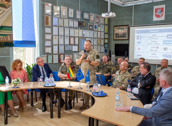 Mūsų centre lankėsi NATO pajėgų integracinio vieneto atstovai!43