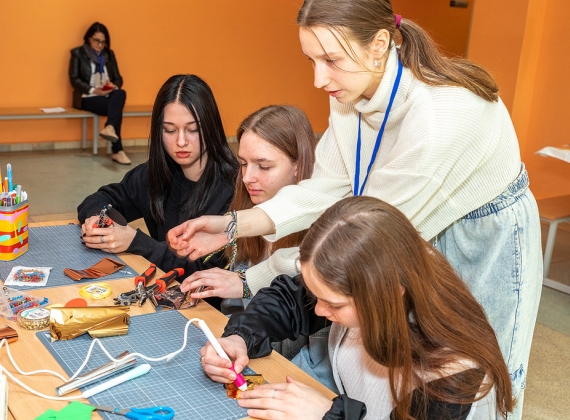 ATVIRŲ DURŲ DIENOS VISAGINO TECHNOLOGIJOS IR VERSLO PROFESINIO MOKYMO CENTRE48